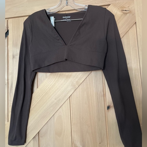 Garage Tops - Seamless Garage V-neck cropped long sleeve